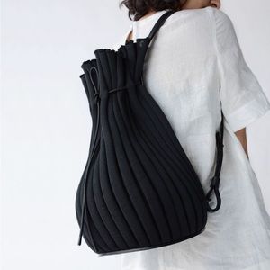 Hoibo Hoi Bo Exhale Supernova backpack in deep black (large)